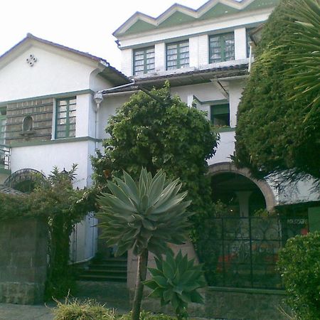 Hotel Los Alpes Quito Exterior photo