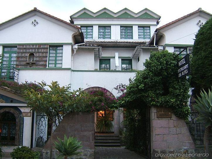 Hotel Los Alpes Quito Exterior photo